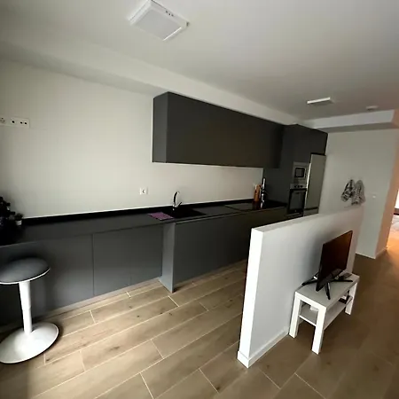 Con Terraza Y Parking, Temporada, Minimo Un Mes Apartment
