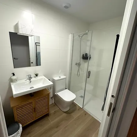 Con Terraza Y Parking, Temporada, Minimo Un Mes Apartamento *