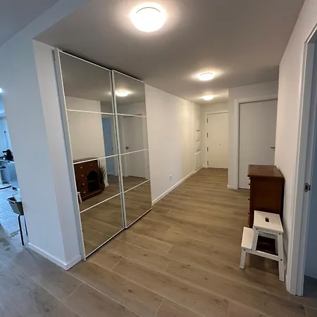 Apartamento Con Terraza Y Parking, Temporada, Minimo Un Mes *