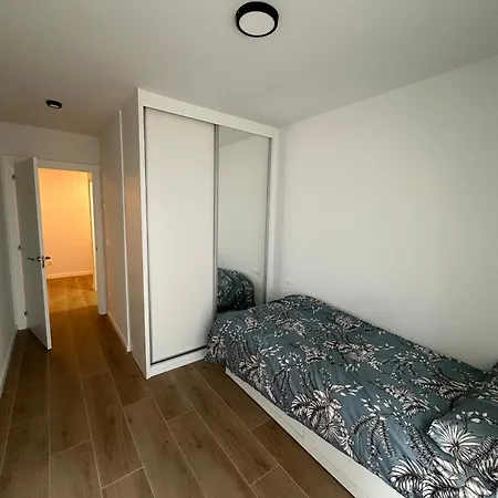 Con Terraza Y Parking, Temporada, Minimo Un Mes Apartamento