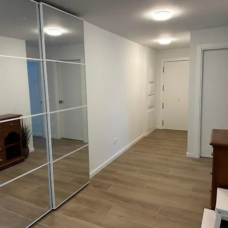 Con Terraza Y Parking, Temporada, Minimo Un Mes Apartment